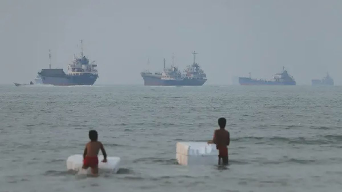 Anak-Anak Bermain di Selat Hormuz Cerminkan Kehidupan di Pusat Geopolitik Dunia
