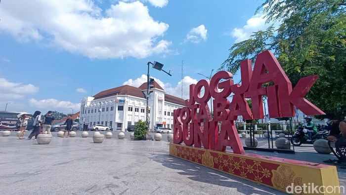 Wisatawan Perempuan Diduga Jadi Korban Pelecehan dan Rasisme di Titik Nol Km Jogja