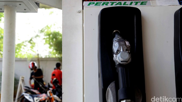 Awas Kaget! Kendaraan Nunggak Pajak di NTT Dilarang Isi Pertalite dan Solar Subsidi