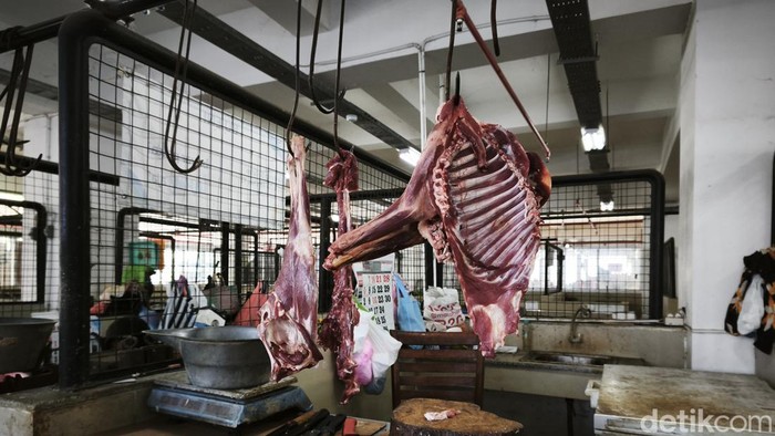 Harga Pangan Hari Ini: Cabai dan Bawang Merah Turun, Daging-Beras Justru Naik