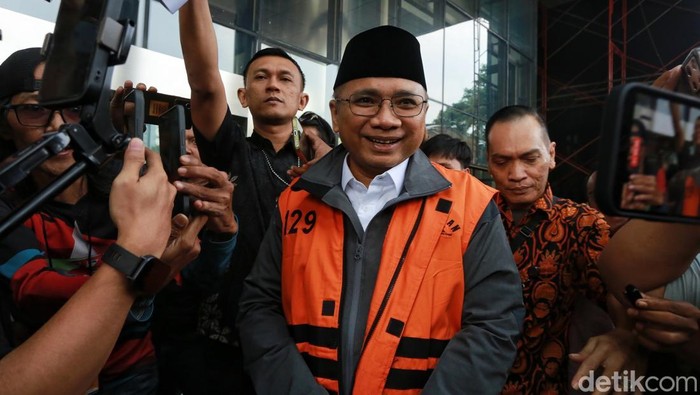 KONDISI TERKINI YAQUT TERSANGKA KPK YANG TERNYATA DIOPERASI