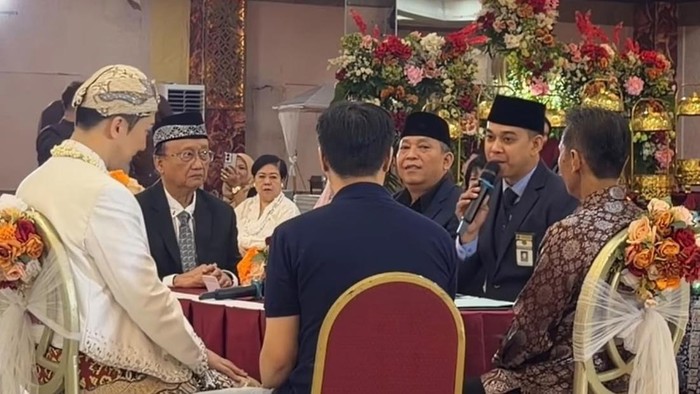 Viral! Penghulu Jaksel Pimpin Akad Nikah Pakai 3 Bahasa, Kisah di Balik Momen Unik Ini
