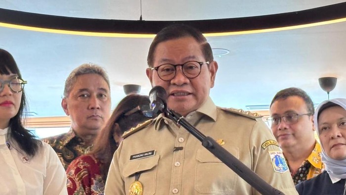 JAKARTA — Pemerintah Provinsi DKI Jakarta memastikan langkah besar dalam investasi sumber daya manusia. Mulai tahun depan, Jakarta akan memiliki lembaga pengelola dana pendidikan mandiri yang digadang-gadang setara dengan Lembaga Pengelola Dana Pendidikan (LPDP) tingkat pusat. Program ambisius ini akan langsung merealisasikan pengiriman puluhan putra-putri terbaik Ibu Kota untuk menempuh pendidikan tinggi di luar negeri.