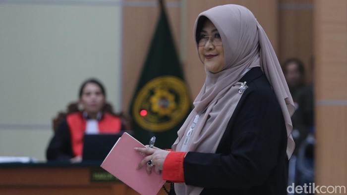 Dokter Tifa Hadapi Sidang Perdana, PN Jakarta Timur Dipadati Pendukung