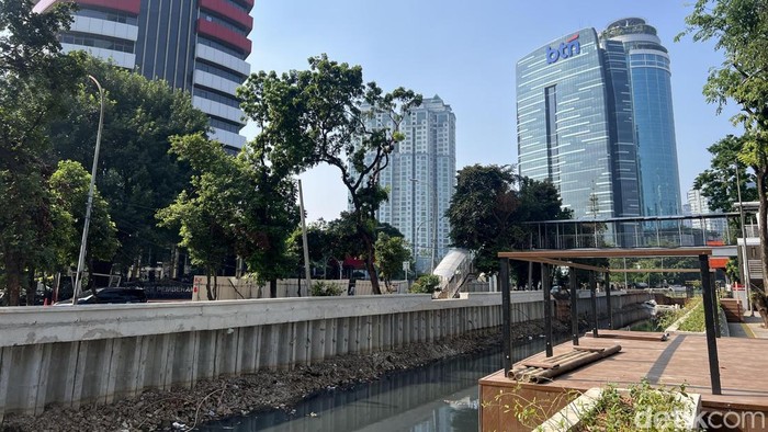 Harapan Warga Terhadap Rencana Pemprov DKI Bangun Jembatan 'Gembok Cinta' di Rasuna Said