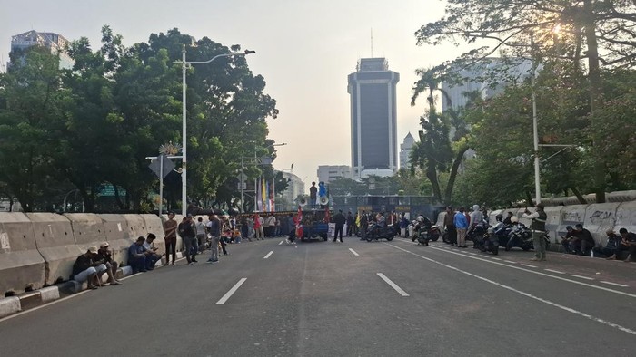 Ada Demo Mahasiswa di Monas, Jl Medan Merdeka Selatan Arah Gambir Ditutup