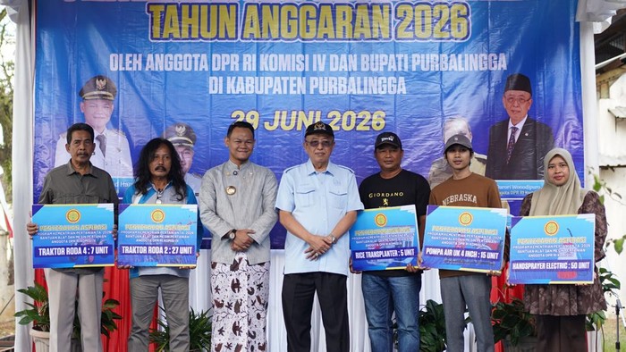 Sinergi Pusat-Daerah Wujudkan Kemandirian Pangan: Alsintan dan Sarana Perikanan Disalurkan ke Petani Purbalingga