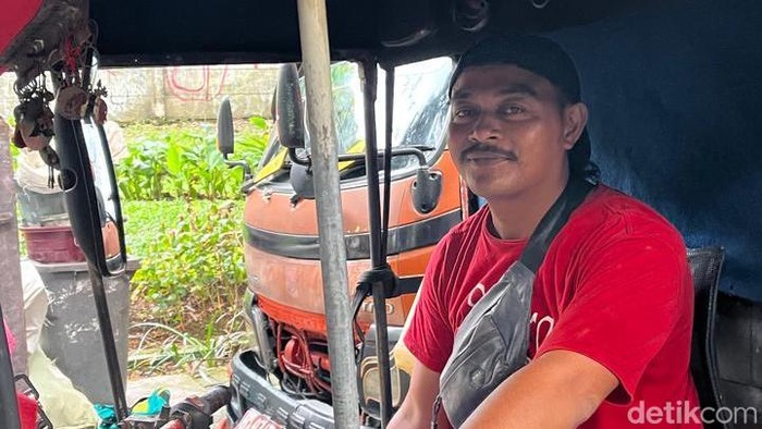 Jenal Mengais Rezeki dari Sampah Jakarta, Usaha Berkembang Berkat KUR BRI