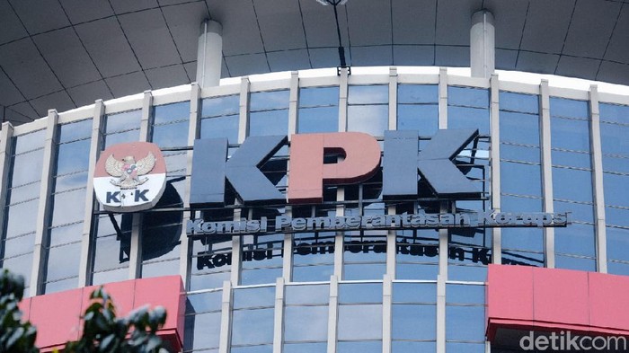 Periksa Istri dan Anak Ma'ruf Cahyo, KPK Telusuri Aset Diduga Hasil Gratifikasi