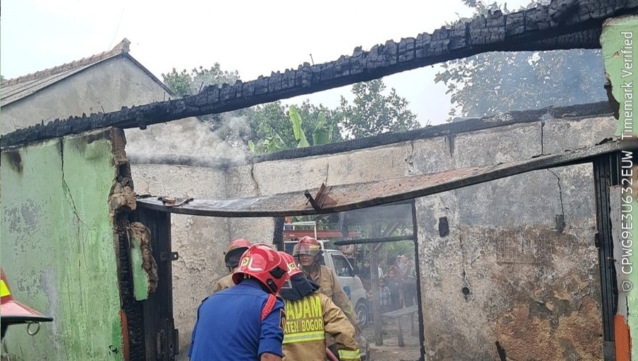 Api Berkobar dari Dapur, Pemilik Tinggalkan Kompor Menyala