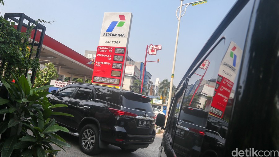 Komisaris Utama Pertamina Dorong Direksi Turunkan Harga BBM Nonsubsidi Mulai Juli