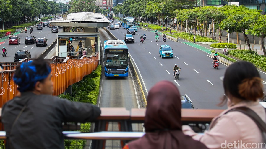 Tarif Langganan TransJakarta Rp 200 Ribu Per Bulan Diusulkan, Diklaim Lebih Hemat bagi Pekerja