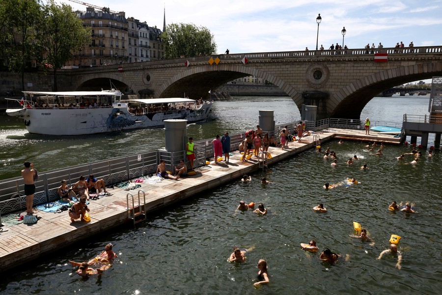 Sungai Seine Paris Kembali Jadi Tempat Berenang