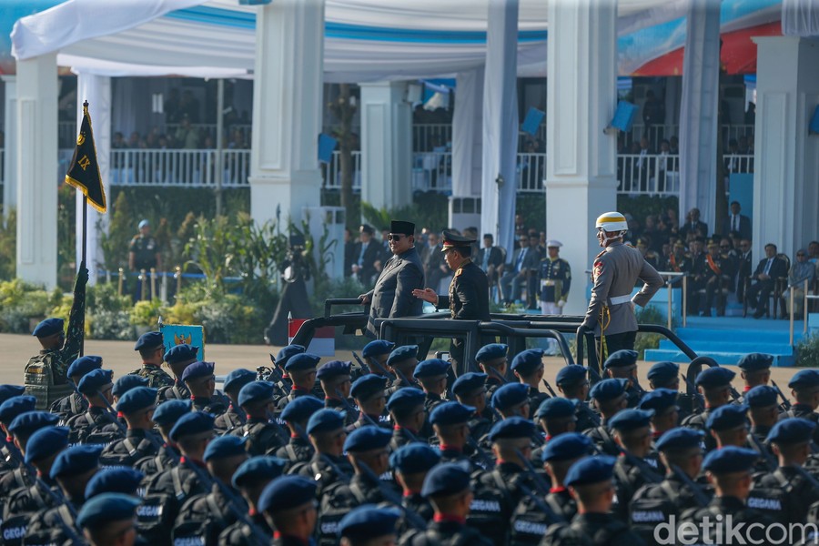 Prabowo Hadiri Hari Bhayangkara ke-80
