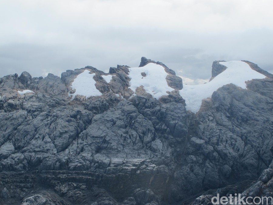 Es di Puncak Jaya tak mungkin pulih