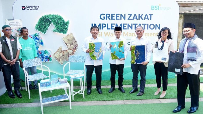 PT Bank Syariah Indonesia Tbk (BSI) terus memperkuat peran keuangan syariah sebagai solusi atas berbagai tantangan sosial dan lingkungan melalui implementasi Green Zakat. Mengusung konsep ekonomi sirkular, BSI menghadirkan program Waste Management yang memberdayakan mustahik sekaligus mengajak masyarakat mengubah sampah anorganik menjadi aset bernilai melalui tabungan BSI Emas.