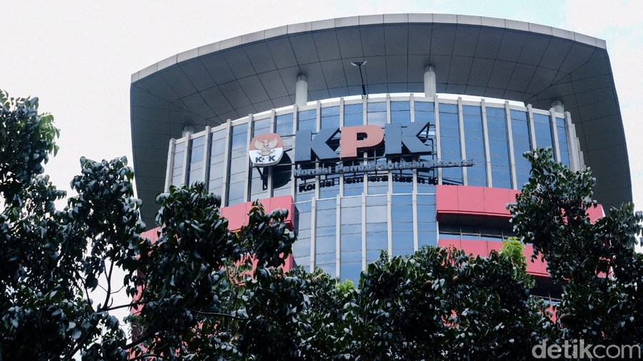 Model Penerima Dana Tersangka CSR BI-OJK Kembali Tak Hadiri Pemeriksaan, KPK Siapkan Upaya Jemput Paksa