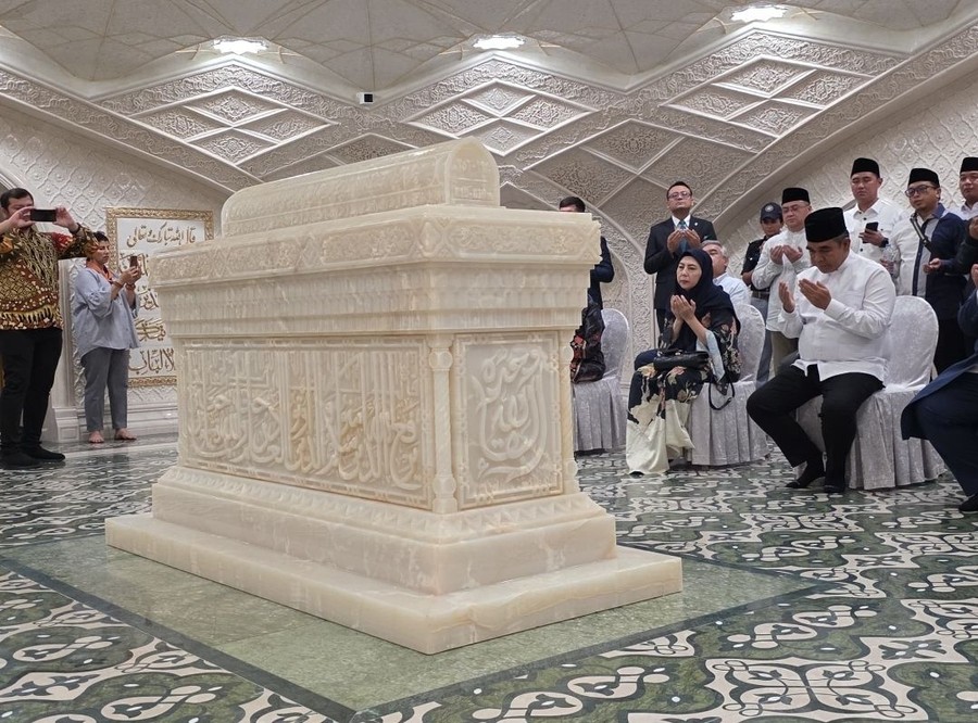 Ketua MPR Ziarah ke Makam Imam Bukhari di Uzbekistan, Soroti Warisan Bung Karno