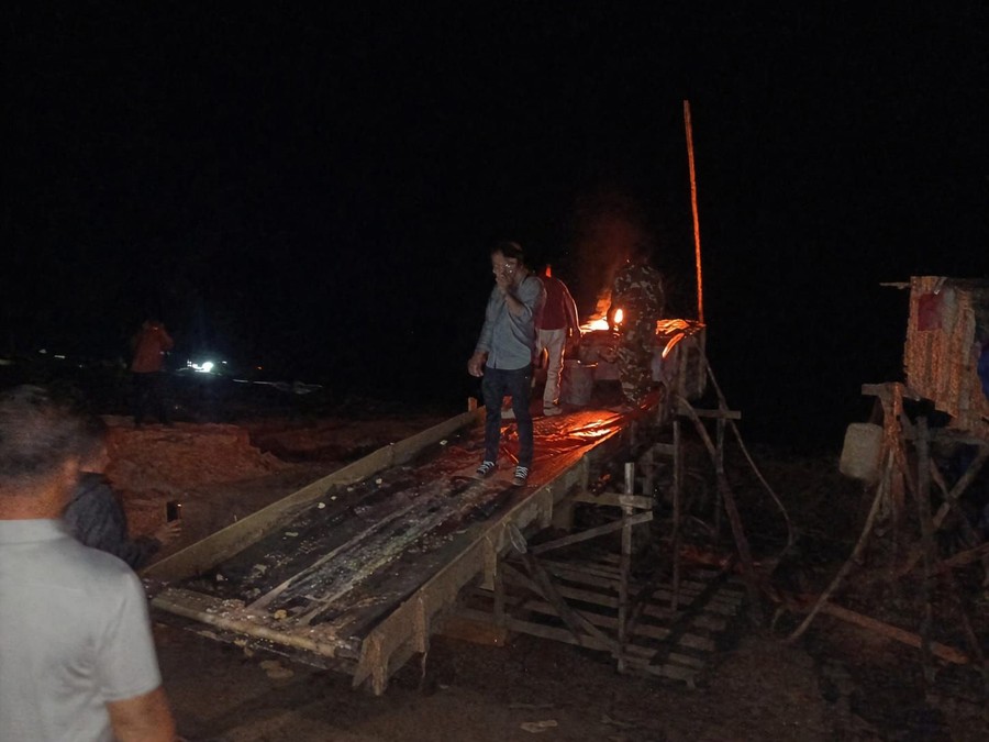 Operasi Senyap di Malam Hari, Polisi Musnahkan 2 Rakit PETI di Kuansing