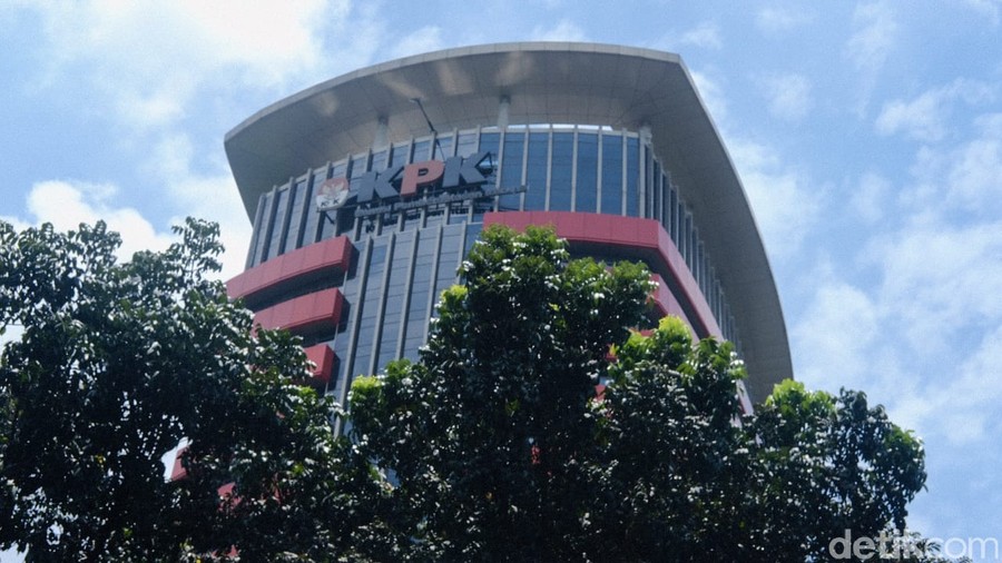 KPK Analisis Laporan Menhut Raja Juli soal Amplop Bupati Kuansing