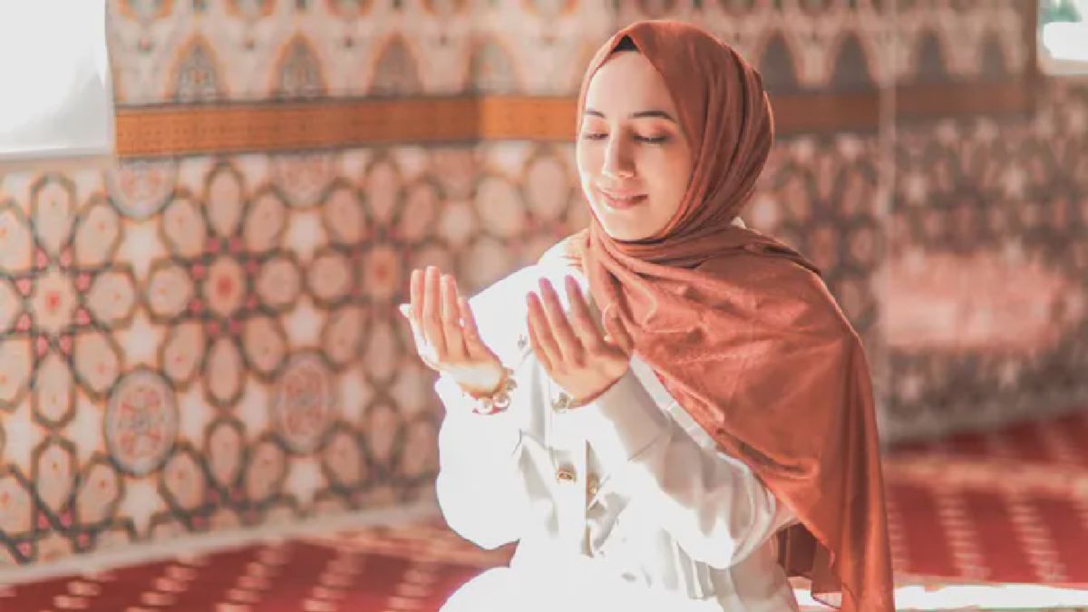 Muslimah Berdoa: Kekuatan Spiritual dan Ketenangan Jiwa dalam Islam