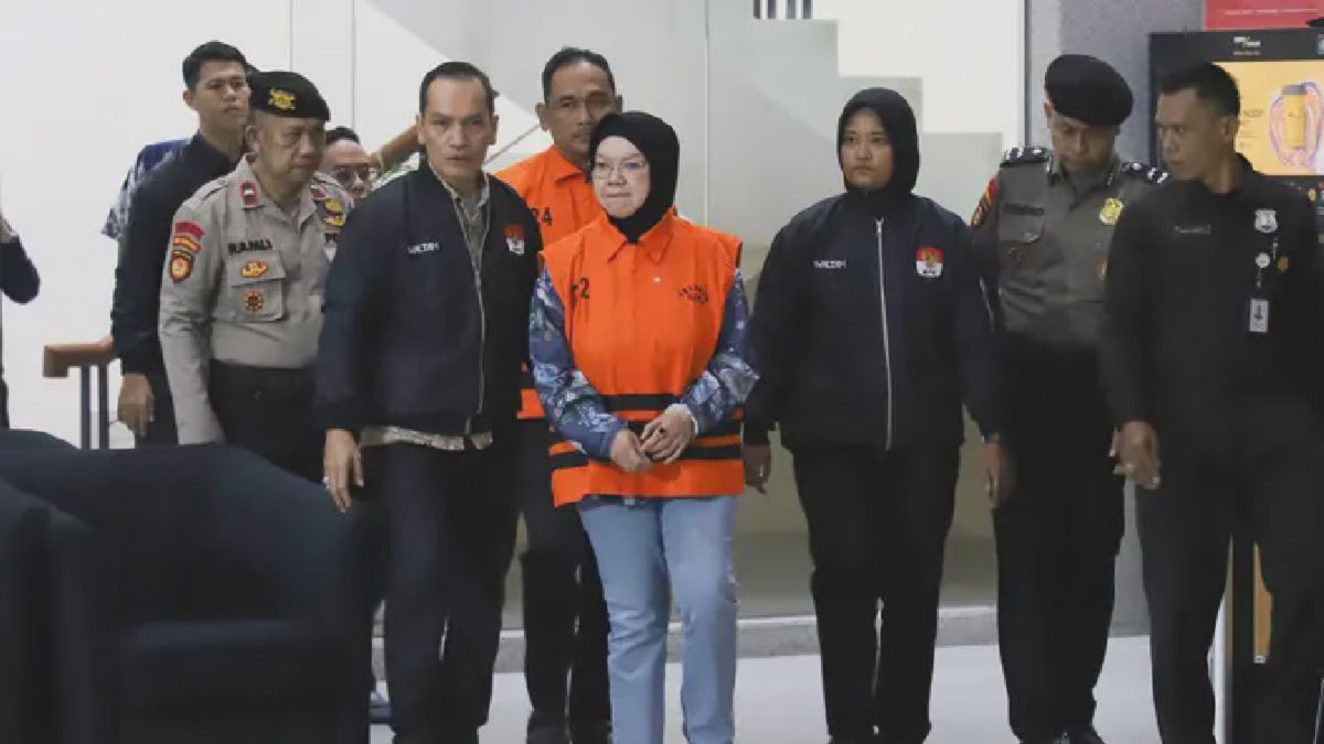 Bupati Sukoharjo Etik Suryani Ditahan KPK Usai OTT