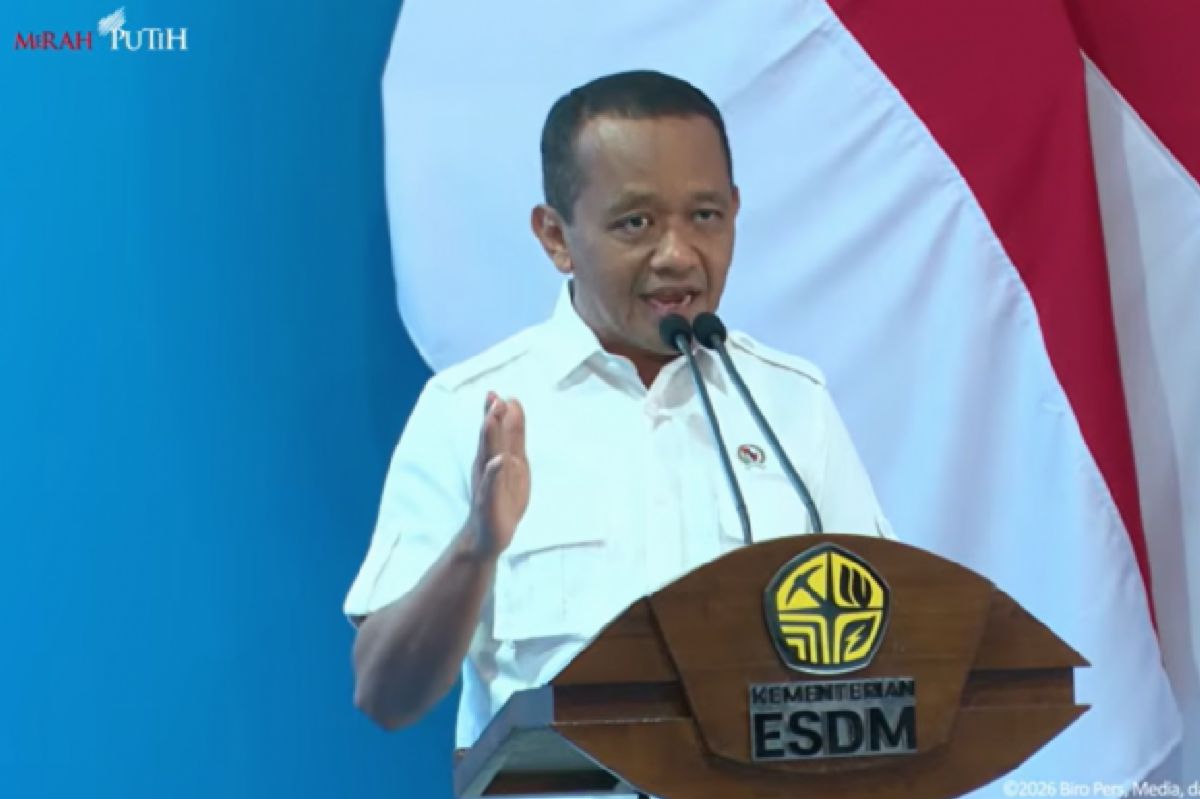Bahlil Umumkan Harga BBM Khusus Nelayan Rp15.000 per Liter