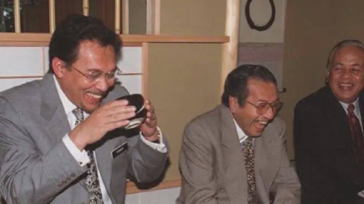 Anwar Ibrahim Beri Ucapan Ulang Tahun ke-101 Mahathir Mohamad