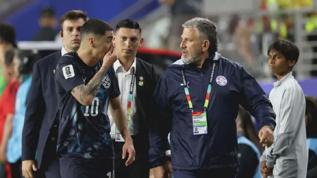 Miguel Almiron Terima Kartu Merah Usai Tutup Mulut di Piala Dunia