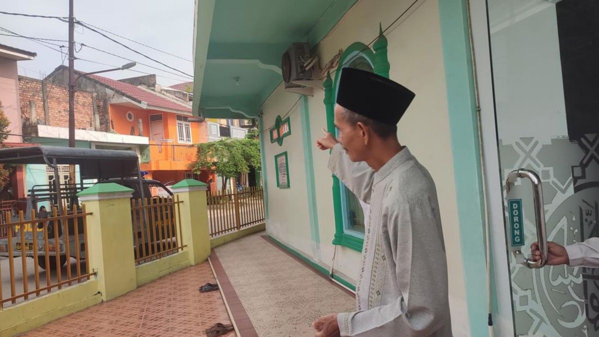 Marbot Masjid Magelang Sujud Syukur Raih Undian Rp 1 Miliar
