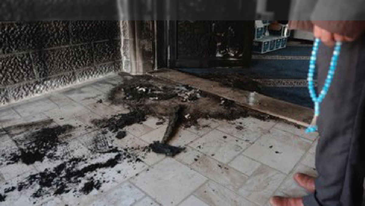 Anggota DPR AS Ditahan Pemukim Israel Bersenjata di Tepi Barat