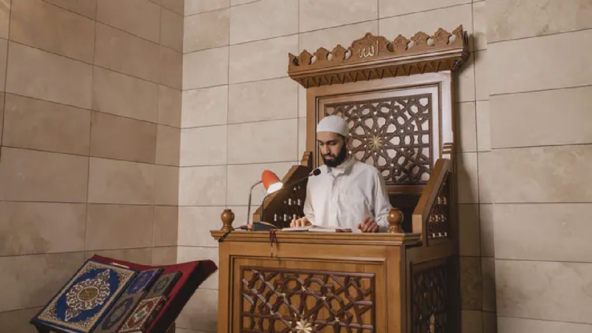 MEDAN — Ustaz Abdul Somad, salah satu pendakwah paling berpengaruh di Indonesia,