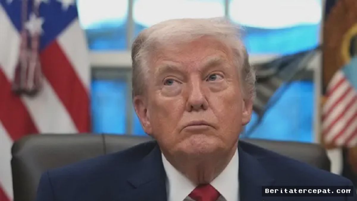 Trump Umumkan Darurat Siber Nasional di Ruang Oval