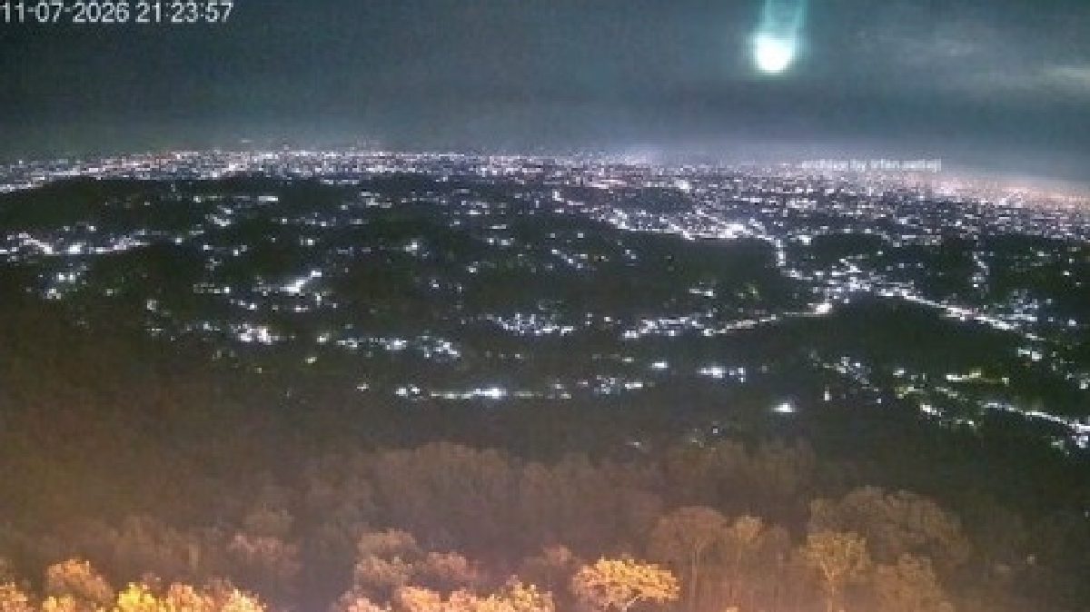 Meteor Hijau Melintas di Langit Yogyakarta, Ini Faktanya