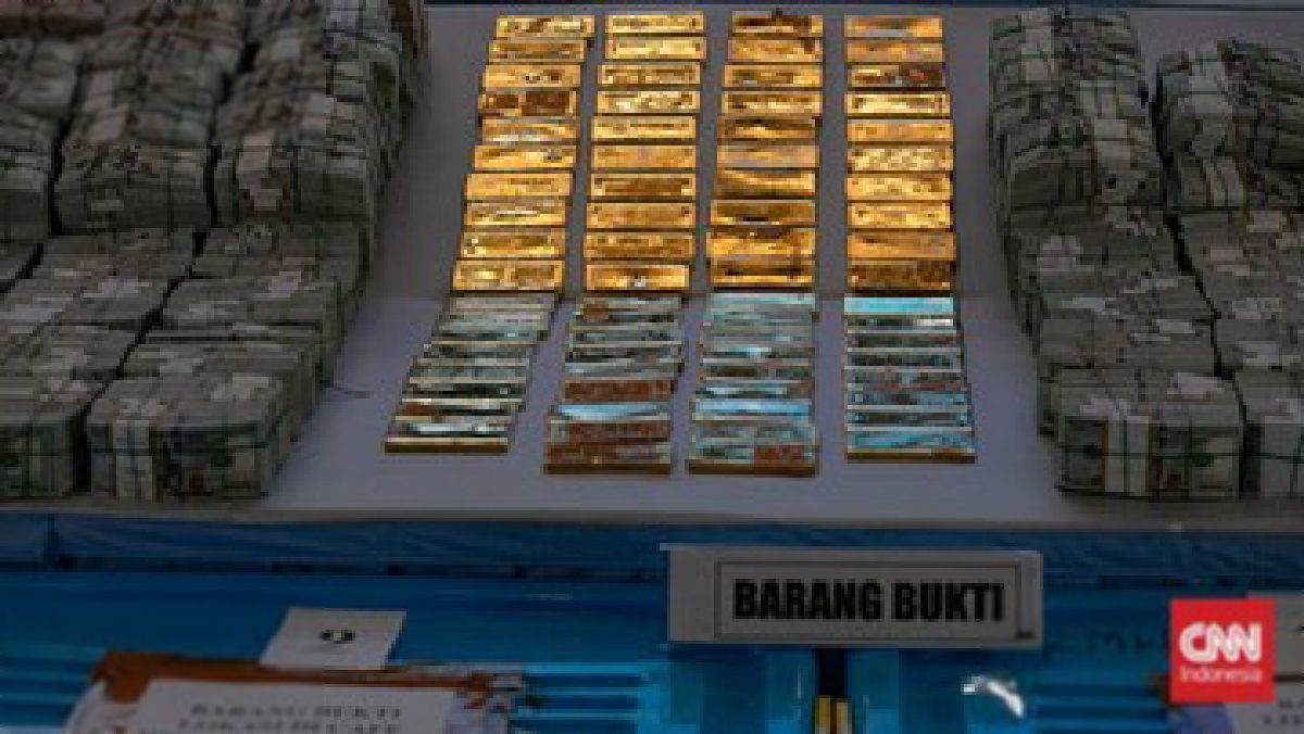 BREAKING: Polisi Sita Uang Tunai dan Emas Batangan dari 12 Lokasi Penggeledahan