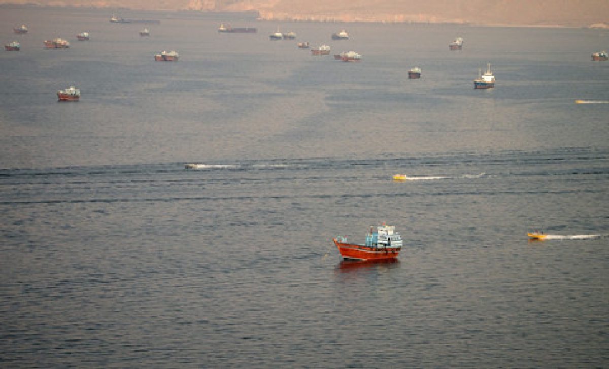 Iran Gempur Lima Negara Teluk, Selat Hormuz Diblokade