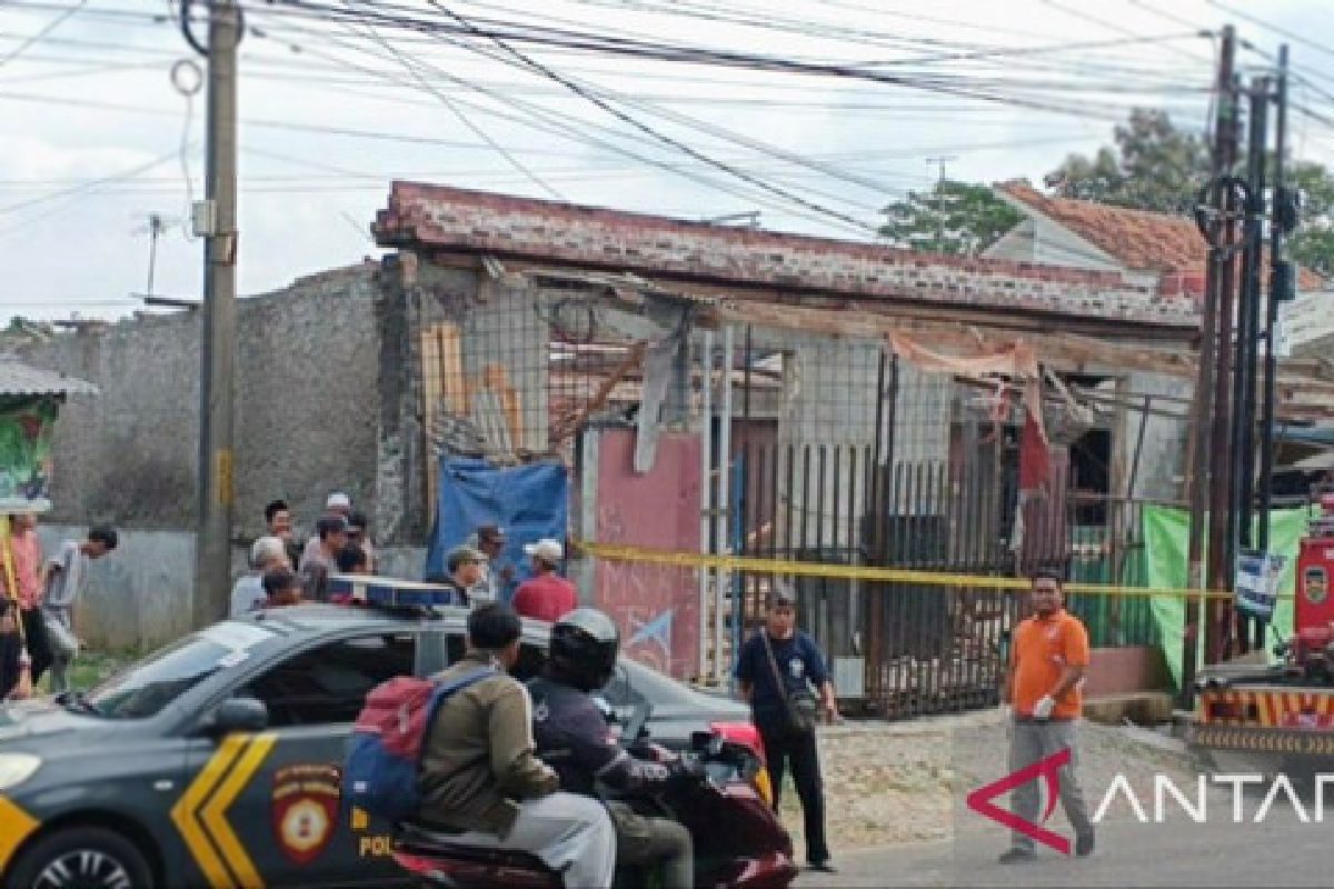 Ledakan Toko Material di Purwakarta Tewaskan Satu, Rumah dan Masjid Roboh
