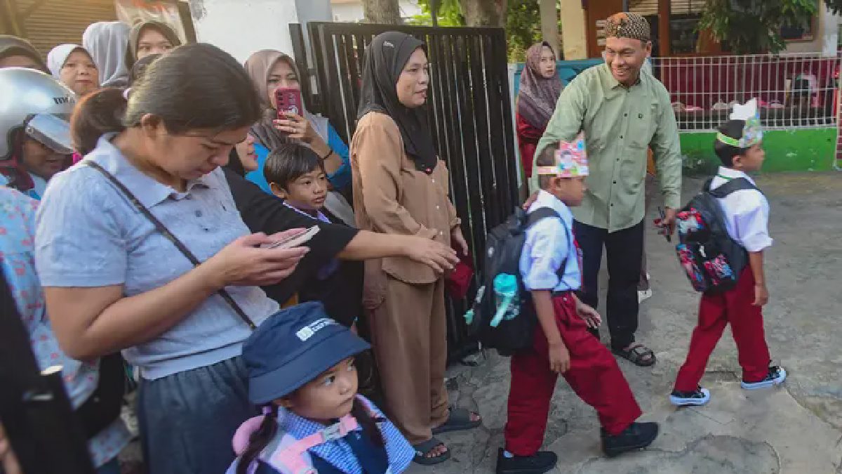 Siswa Baru di Depok Sambut MPLS dengan Semangat Menggebu