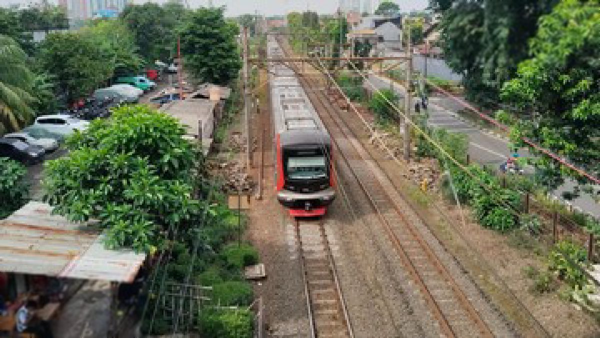 Pria Diturunkan Paksa dari KRL di Pasar Minggu, Diduga Lecehkan Penumpang