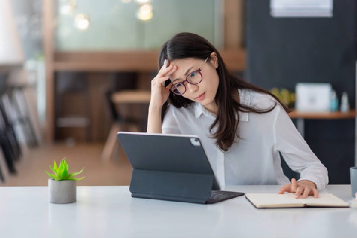Overthinking Merebak di Kalangan Muda: Pemicu, Dampak, dan Solusi