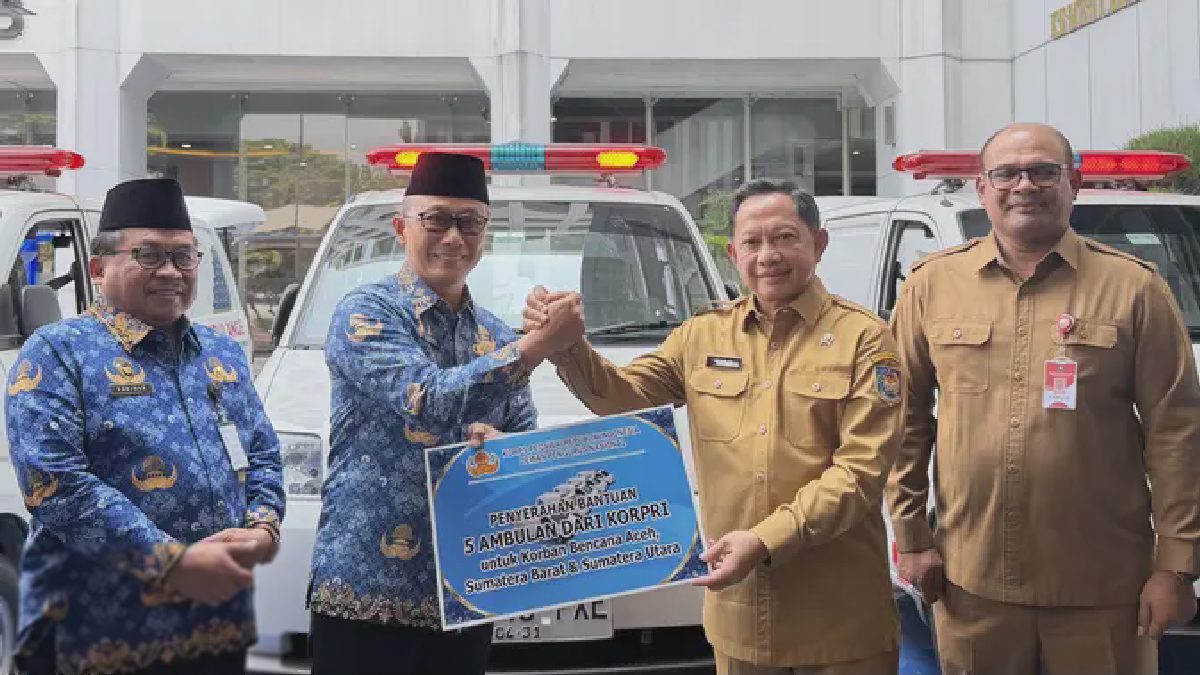 5 Ambulans KORPRI Disalurkan untuk Tanggap Bencana Sumatera