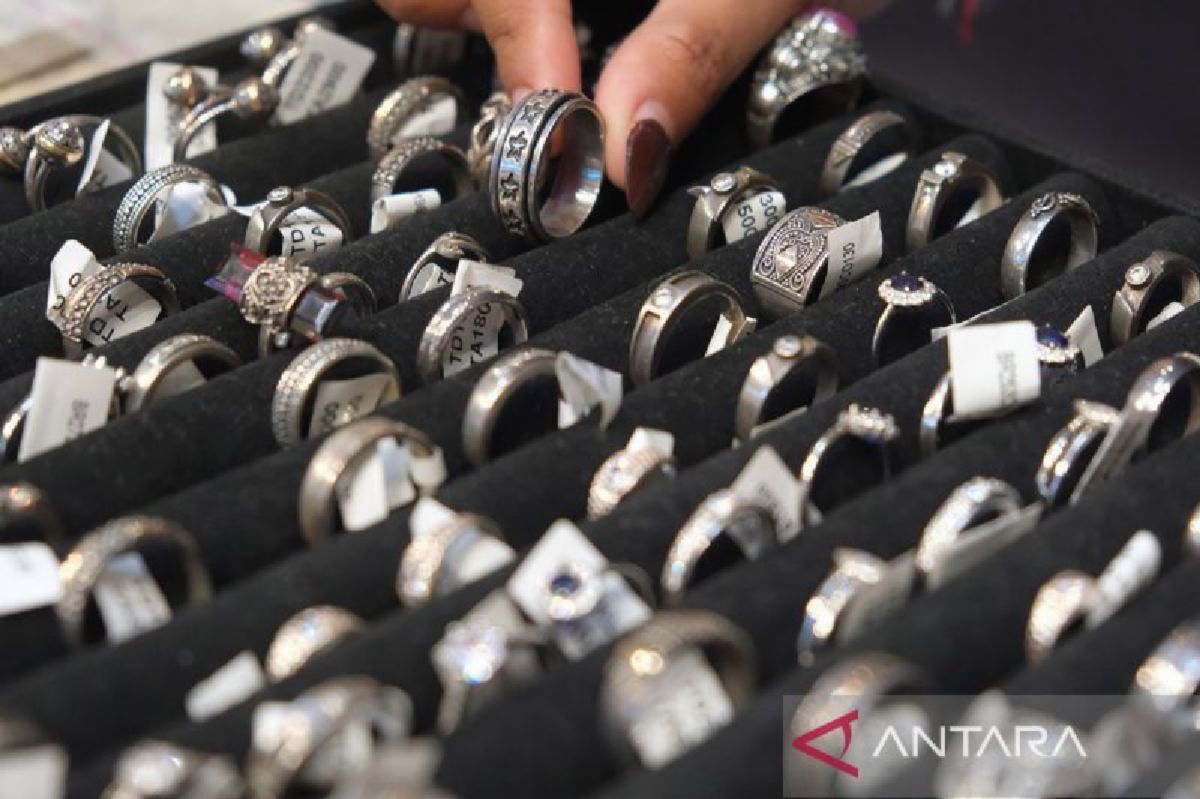 Jakarta — Perak Kini Jadi Alternatif Investasi Menarik bagi Pemula