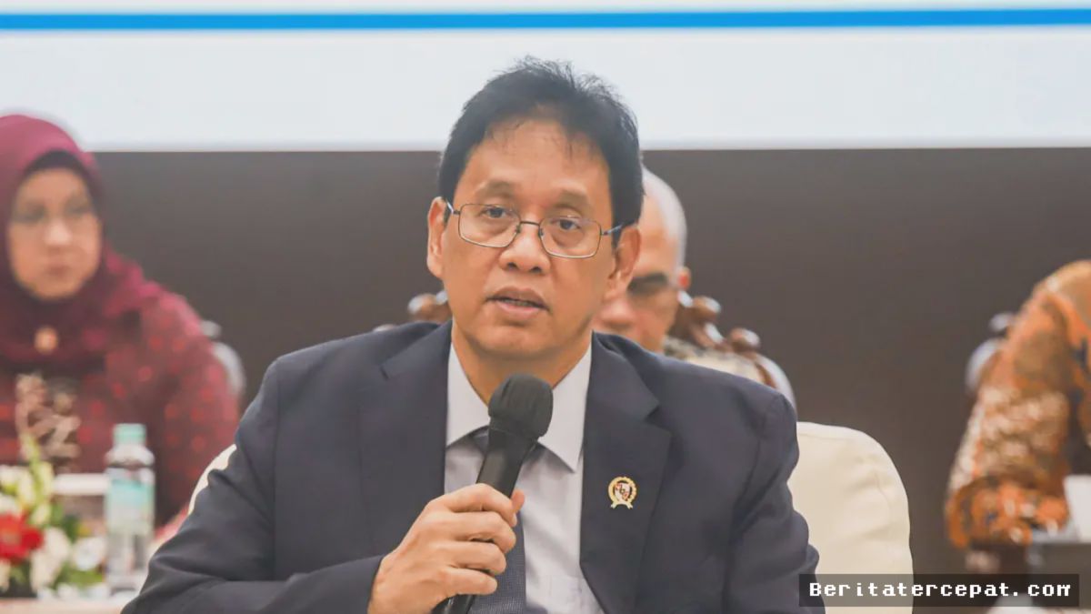 Tentu, berikut adalah artikel yang ditulis ulang sesuai dengan permintaan, dengan gaya laporan langsung dan format yang diminta.