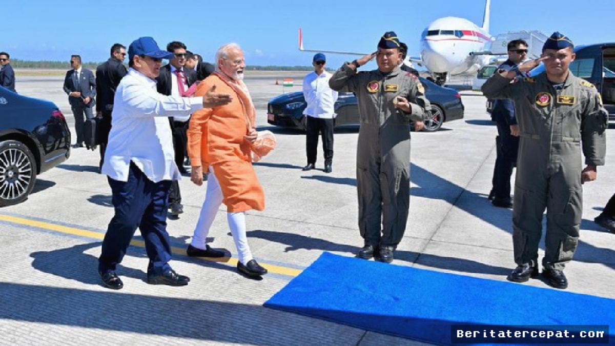 YOGYAKARTA — Helikopter Kepresidenan Berputar di Atas Prambanan, Prabowo-Modi Tunjukkan Chemistry Diplomatik