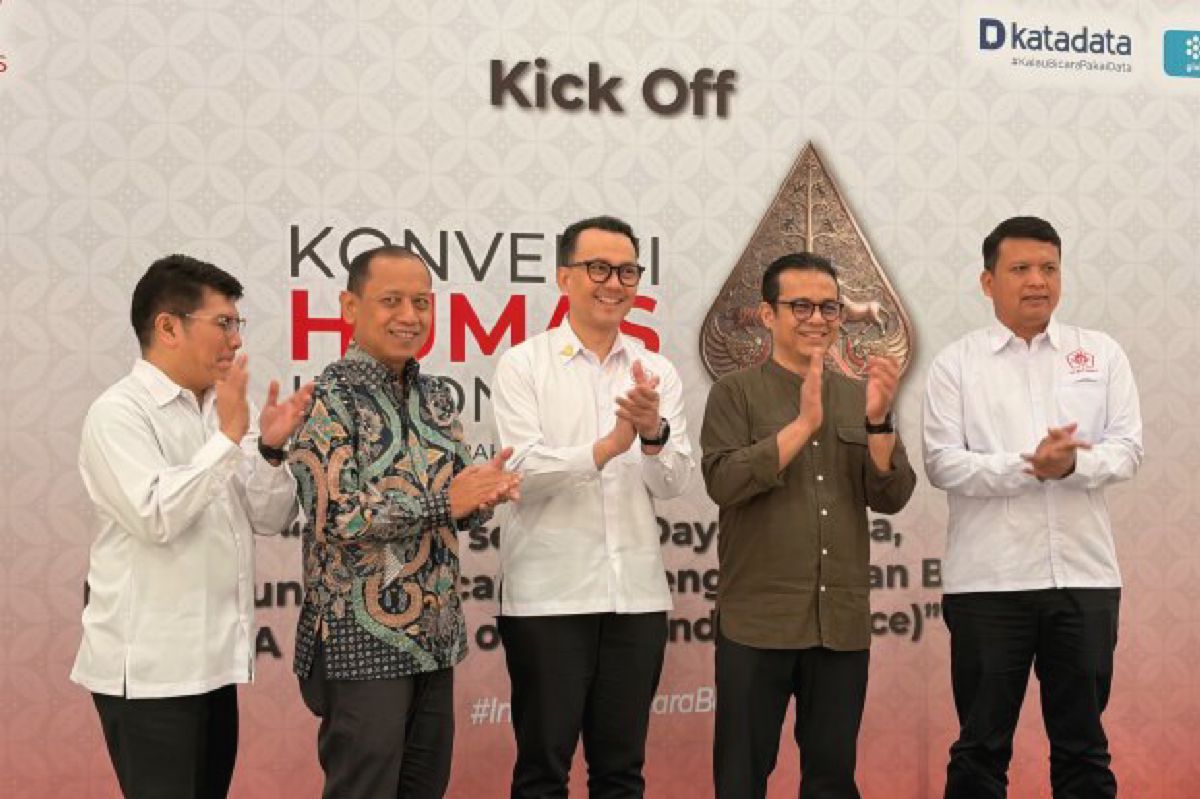 Wamenkomdigi Ingatkan Humas Jaga Humanis, Warga Gandaria Luncurkan Kompos Keliling